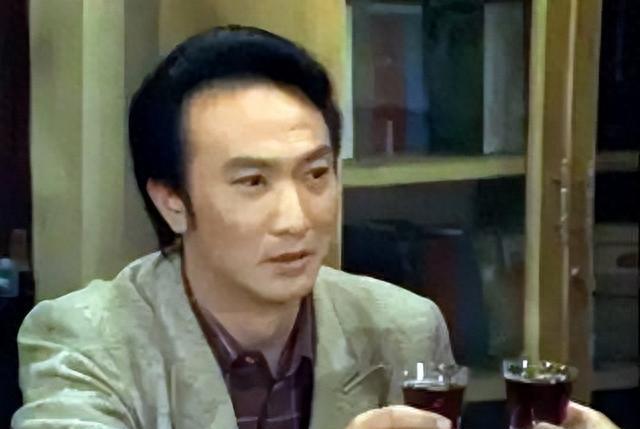 郑乾龙，演技、影响力与公众形象的探究