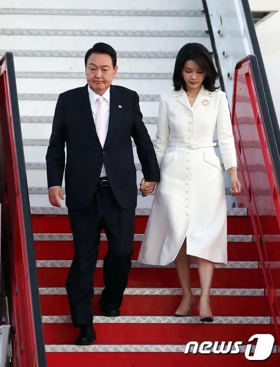 韩国现任总统的身份影响深度解析，身份揭秘与当前观点探讨