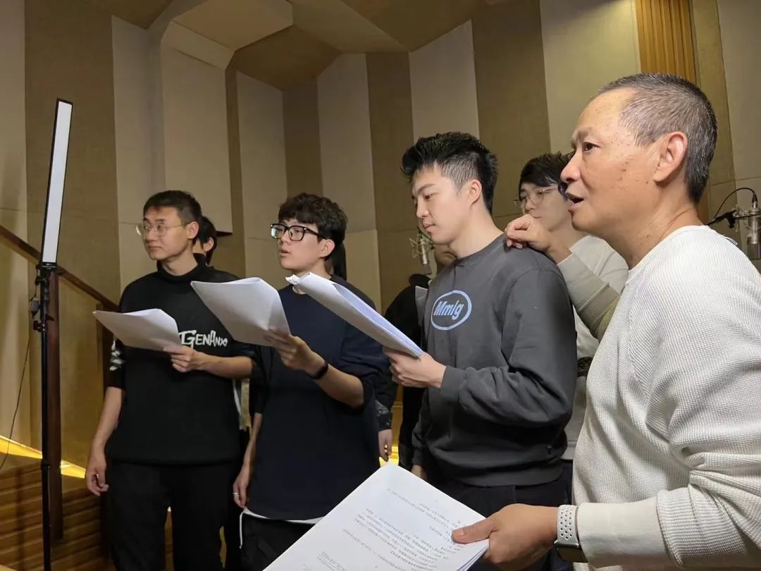 配音演员惠龙，小巷之声魔法与美食秘境之旅