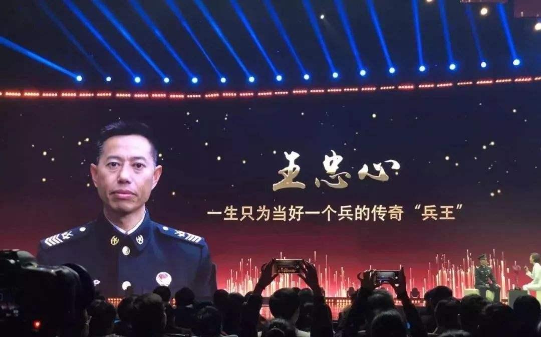 美女总裁的全能兵王——科技巅峰引领生活变革